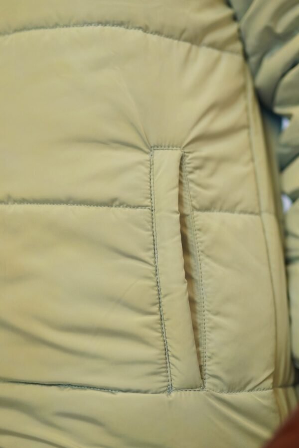 Hazel Wood – Puffer jacket - Image 3